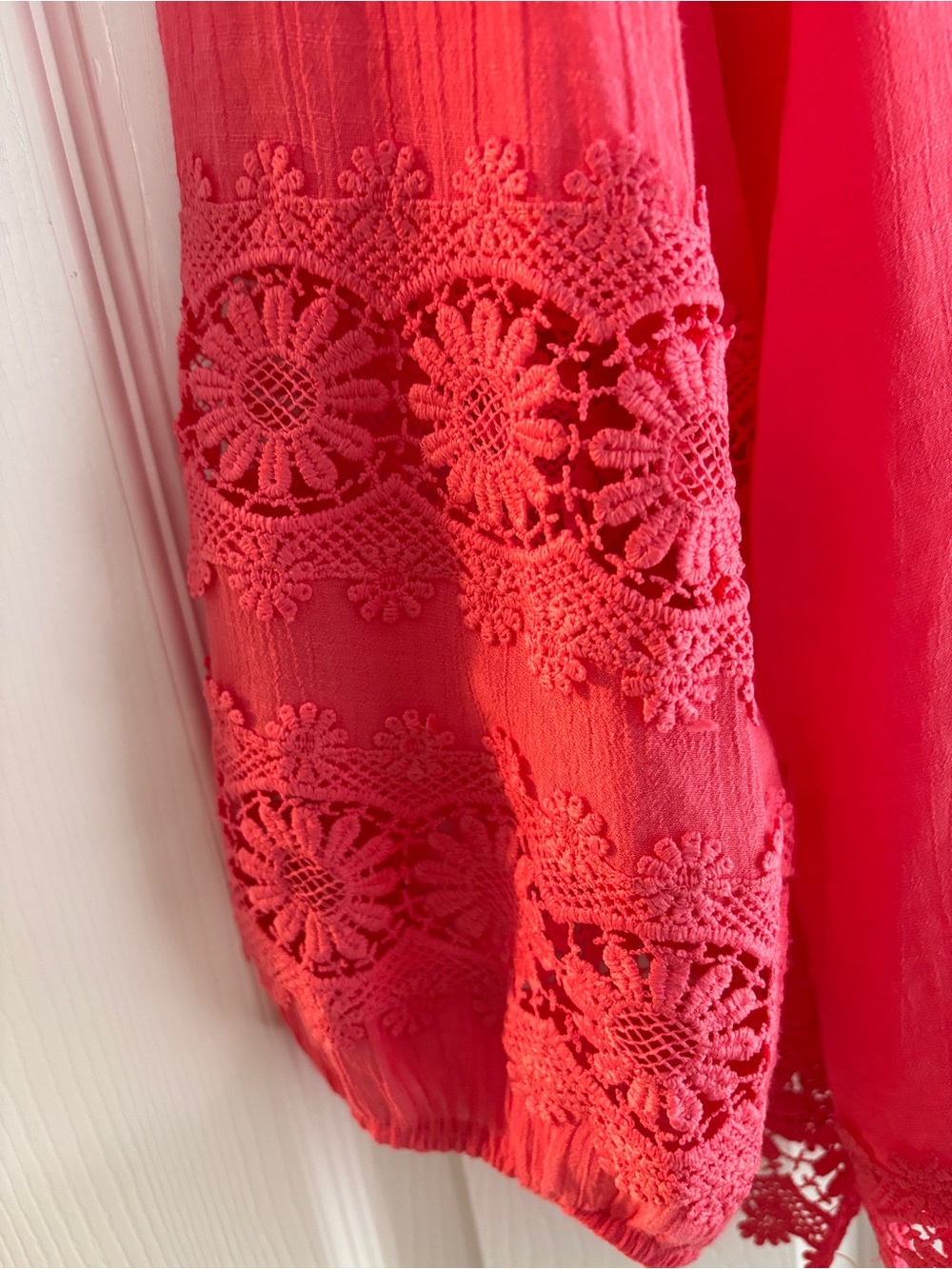 Indigo Soul Boho-Style Peasant Blouse Coral Floral Crochet Lace V-Neckline M - Picture 4 of 8